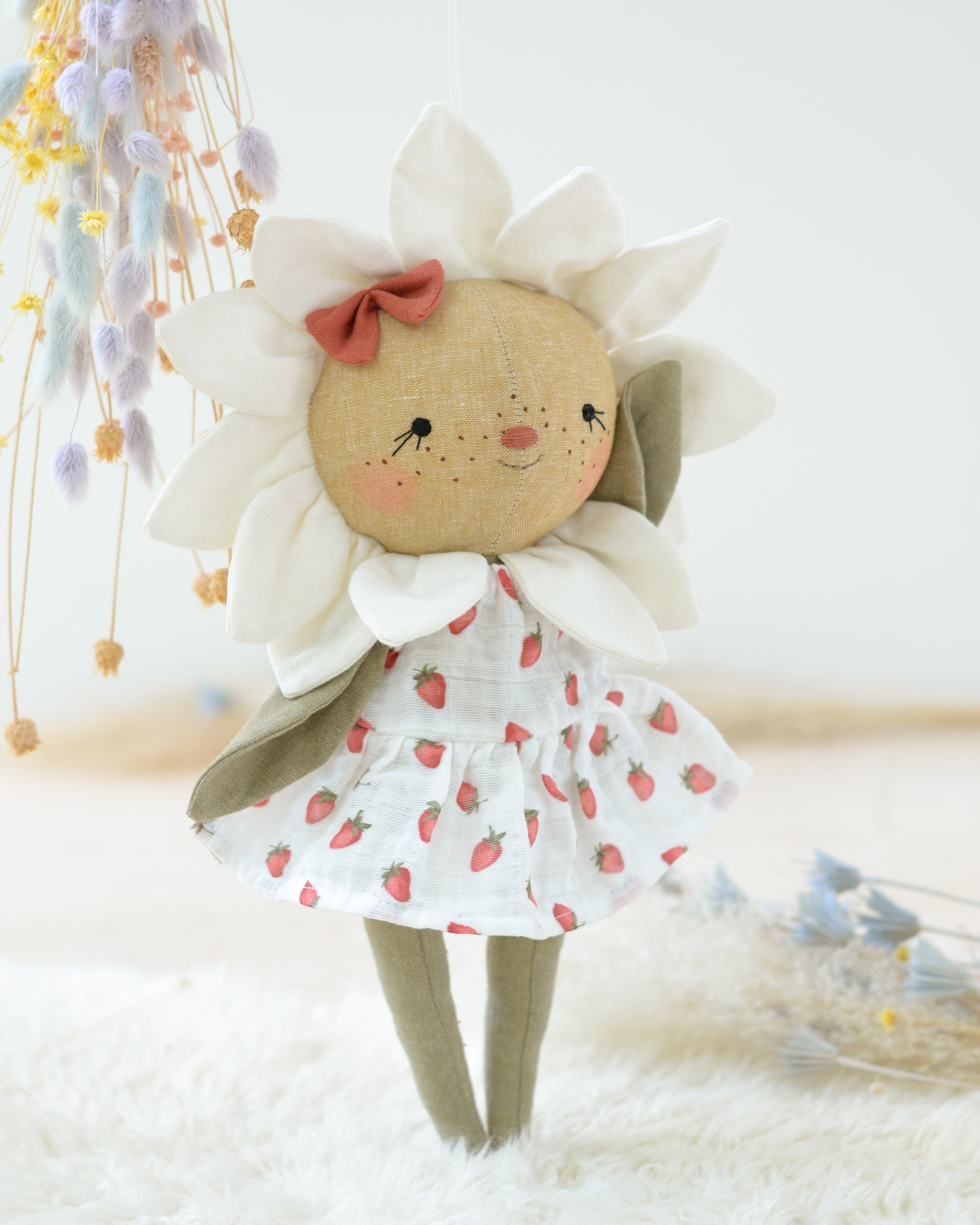 Juguete de peluche flor blanca | Vestido de Fresa