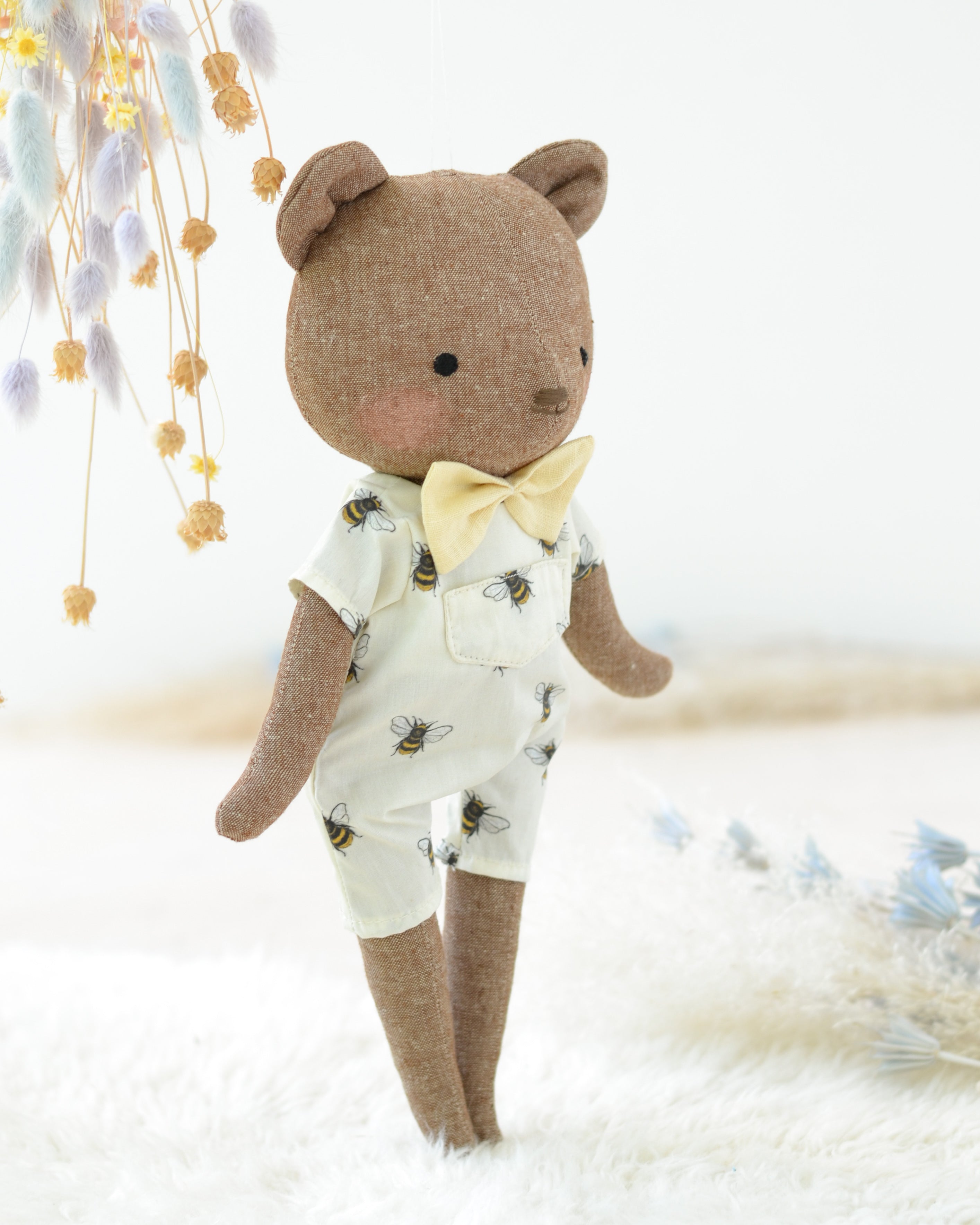 Osito de Peluche Charlotte | Mono de abeja con pajarita