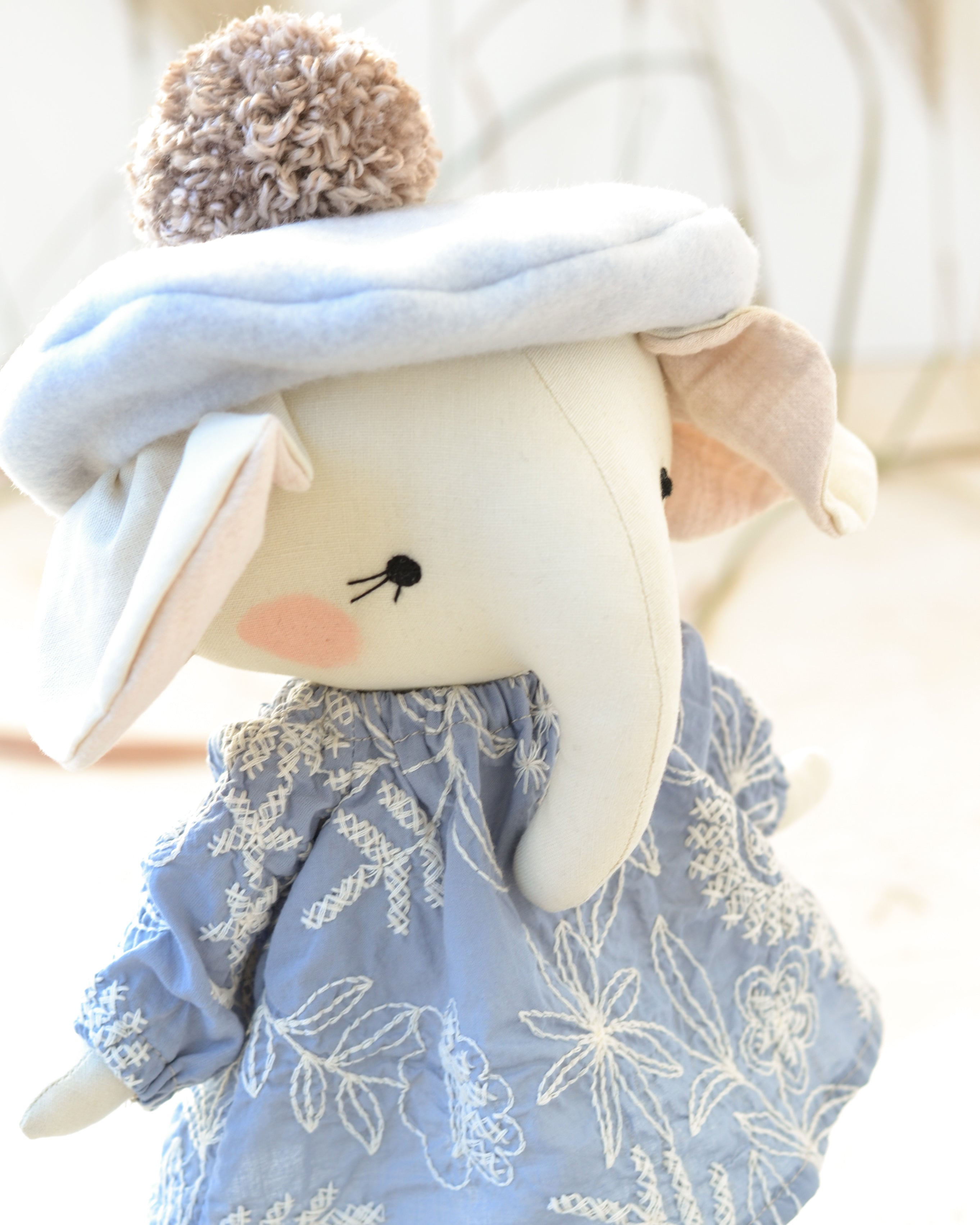 Doudou Éléphant Stella beret