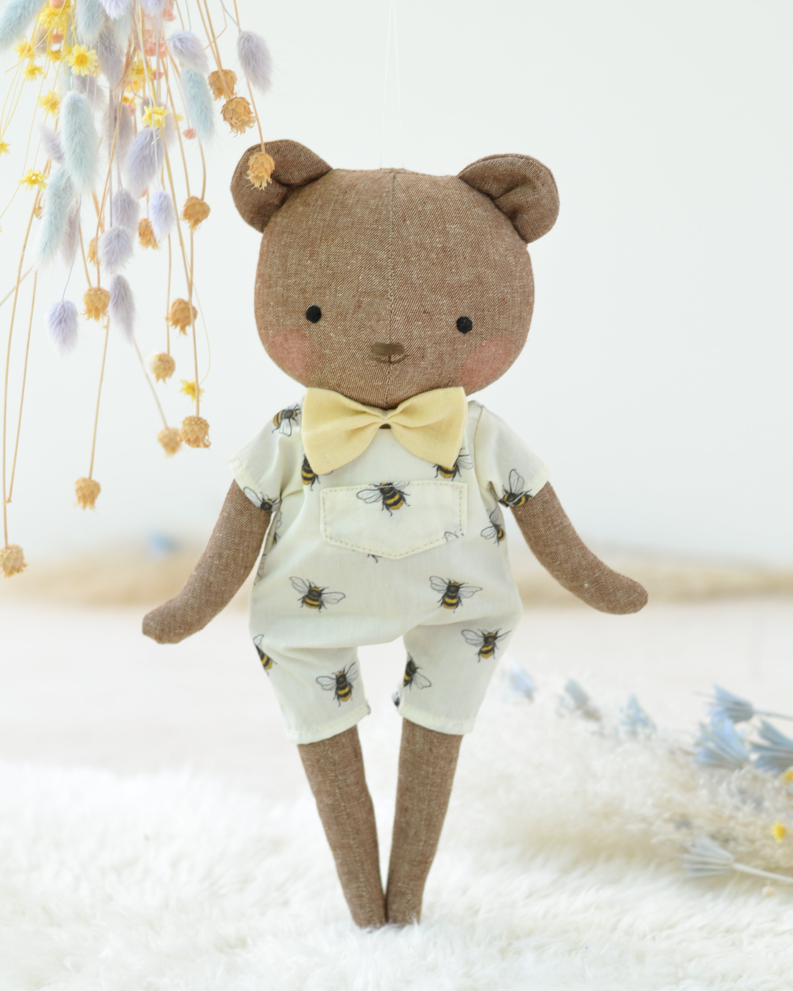 Osito de Peluche Charlotte | Mono de abeja con pajarita